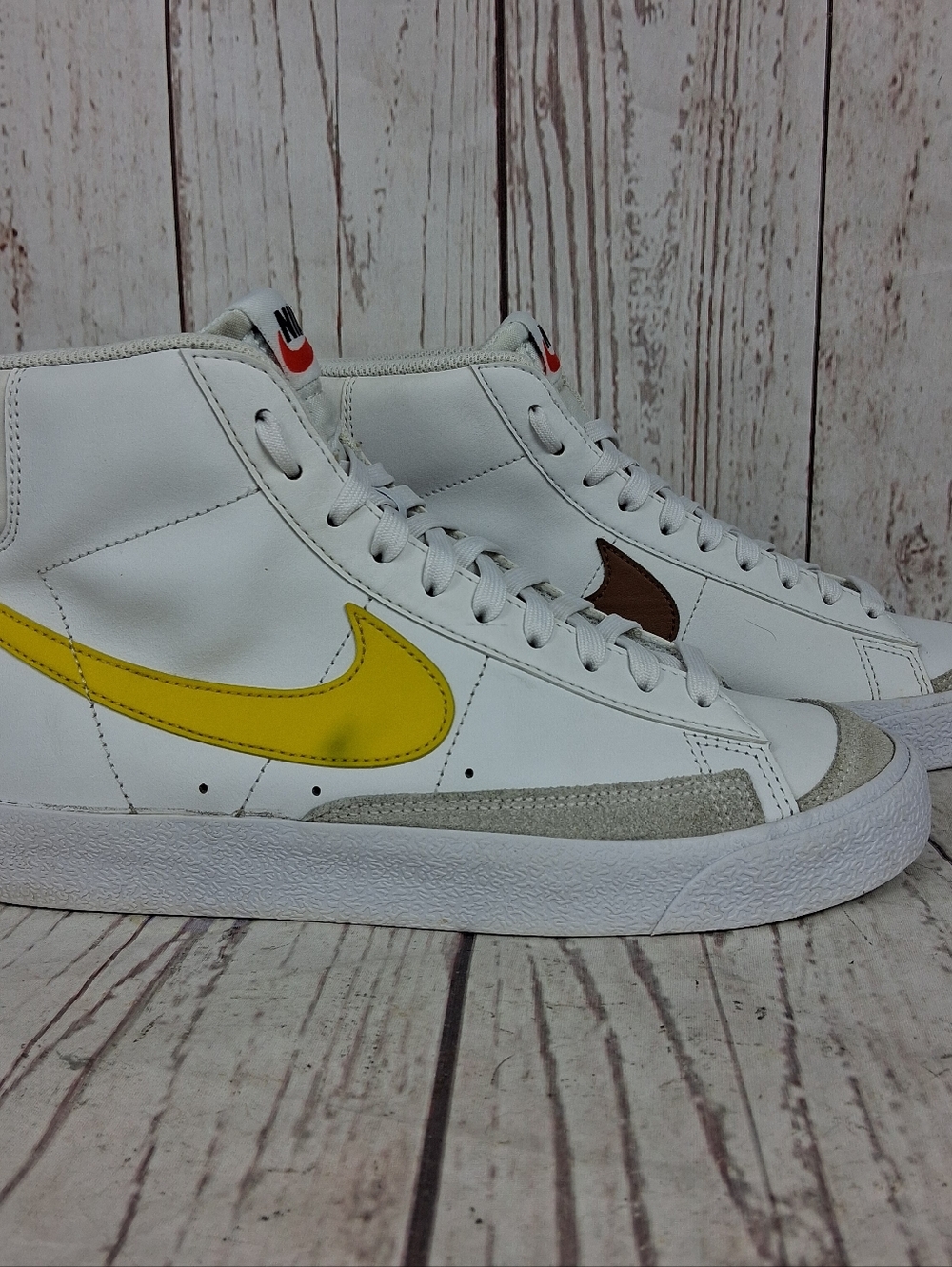 Nike Blazer Mid '77 Sneakers Boys 6Y Womens Size 7.5 Shoes White Yellow Brown